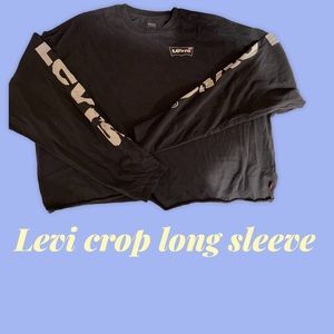 LEVI’S black crop top long sleeves